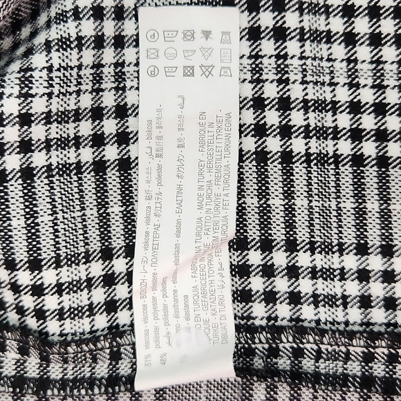 ZARA Plaid Mini Skirt (S) - Picture 10 of 11